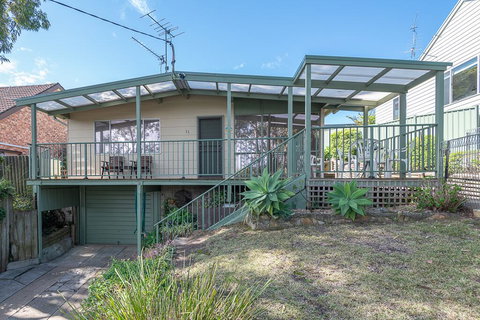Batehaven Beach House - Dalby Accommodation 0