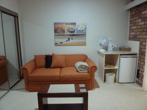 Batemans Bay Manor - Bed And Breakfast - Dalby Accommodation 2