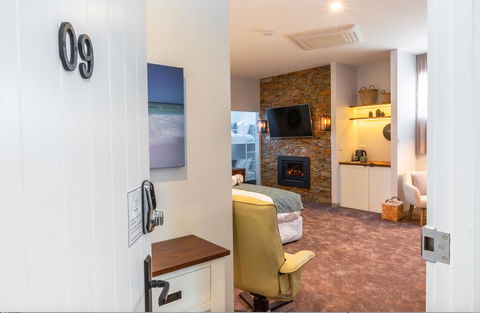 Bay Of Fires Apartments - Dalby Accommodation 0