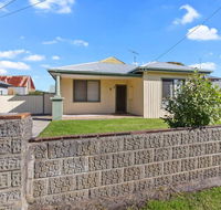BAY YARD - large yard wifi family friendly. - Dalby Accommodation
