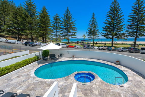 Bayview Apartments Rainbow Bay - Dalby Accommodation 1