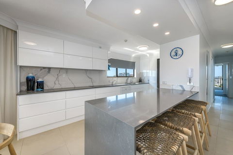 Bayview Apartments Rainbow Bay - Dalby Accommodation 2