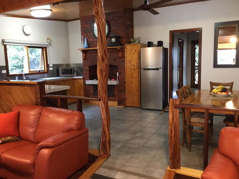 Bayview Boathouse - Dalby Accommodation 1