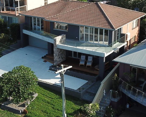 BEACH BREAK, 34 CLIFF ROAD - Dalby Accommodation 1