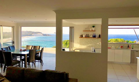 BEACH BREAK, 34 CLIFF ROAD - Dalby Accommodation 3
