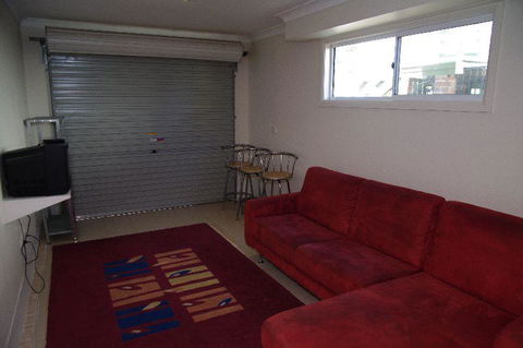 Beach Club 1, 5 Gowing Street - Dalby Accommodation 1