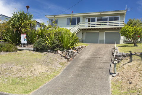 Beach Cottage, Forster - Dalby Accommodation 0