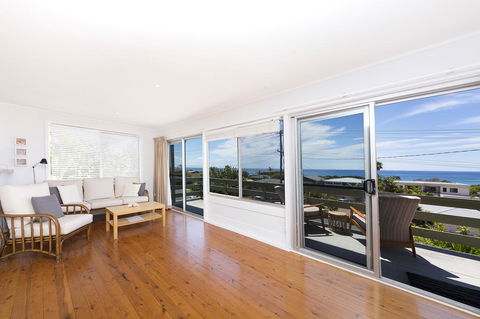 Beach Cottage, Forster - Dalby Accommodation 1