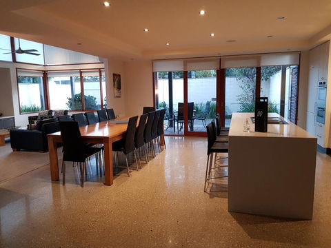 Beach Haven - Dalby Accommodation 3