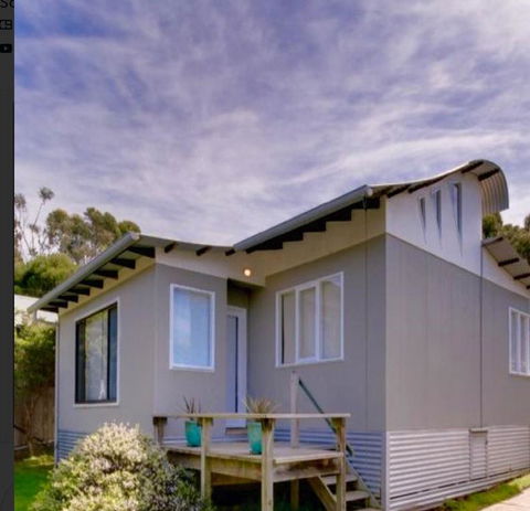 Beach House Getaway 1 - Dalby Accommodation 0