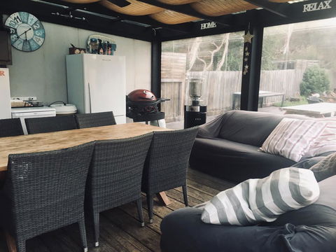 Beach House Getaway 1 - Dalby Accommodation 2