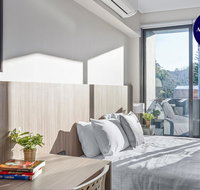 BEACH LOCATION STUDIO // CLOVELLY 3 - Dalby Accommodation