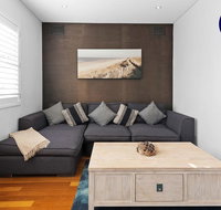 BEACHFRONT APARTMENT // DREAM LOCATION // CLOEY2 - Dalby Accommodation