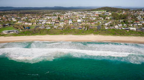 Beachfront Escape - Dalby Accommodation 1