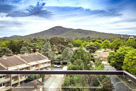 Reid City Escape Modern Stay In ACT - Dalby Accommodation 3
