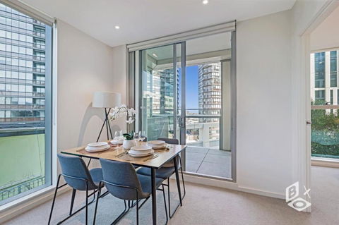 REST COLLECTION Apartments On Collins Docklands - Dalby Accommodation 3