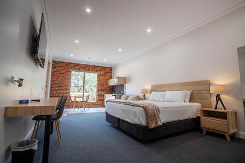 Red Waratah Accommodation - Dalby Accommodation 2