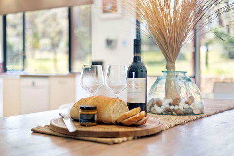 Redgum Treehouse - Outstanding Luxury In The Heart Of Wine Country And Minutes From The Beaches - Dalby Accommodation 3