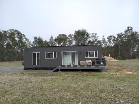 Redman View Luxury Lakeside Cabin - Dalby Accommodation 1