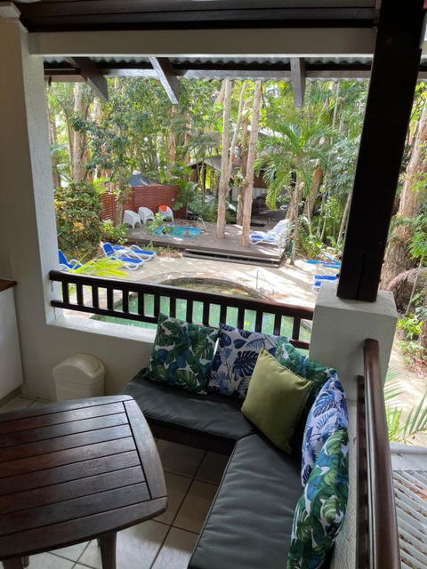 REEF RETREAT APARTMENTS PALM COVE Unit 28 - Dalby Accommodation 3