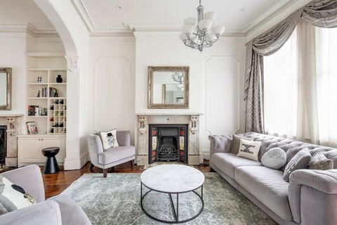 Refined Paddington Corner Terrace With Parking - Dalby Accommodation 1