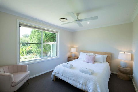 Regand Retreat - Luxurious Family Home, Pool - Dalby Accommodation 1