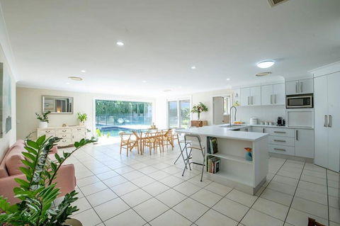 Regand Retreat - Luxurious Family Home, Pool - Dalby Accommodation 3