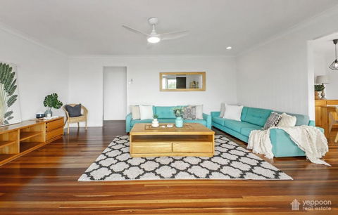 RELAX @48 CLOSE TO BEACH Sleeps 7 - Dalby Accommodation 3