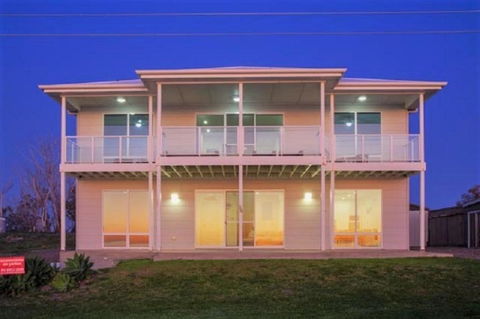Relax At 36 - Dalby Accommodation 0