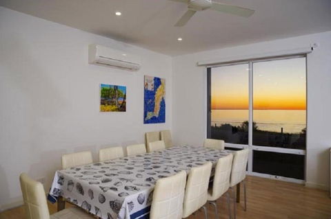 Relax At 36 - Dalby Accommodation 3