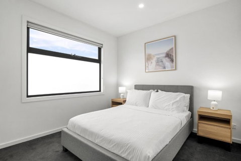 Relaxing Family Townhouse Near Melbournes CBD - Dalby Accommodation 1