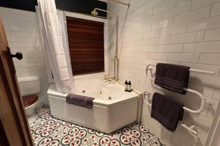 Renovated Cottage Near Cataract Gorge Launceston - Dalby Accommodation 3