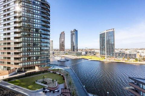 Resort-style Docklands Riverview Stay With Parking - Dalby Accommodation 0
