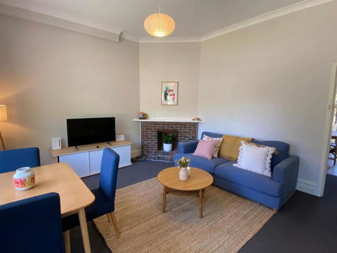 Retro Apt 6 Mins To Victoria Quay - Dalby Accommodation 3