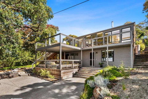 Retro Beach Vibes - Dalby Accommodation 2