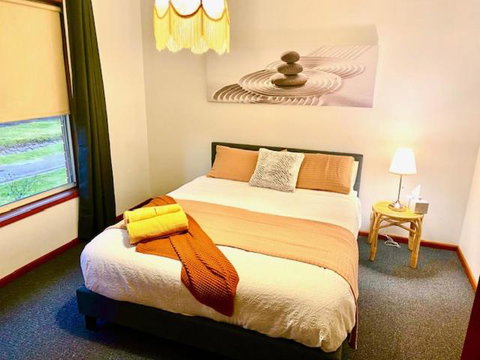 Retro Riverside Redan, Ballarat - Dalby Accommodation 1