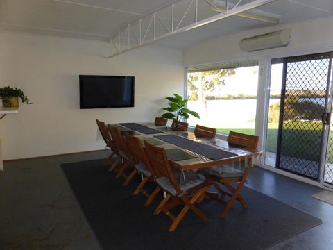 Riverfront Holiday House - Dalby Accommodation 1