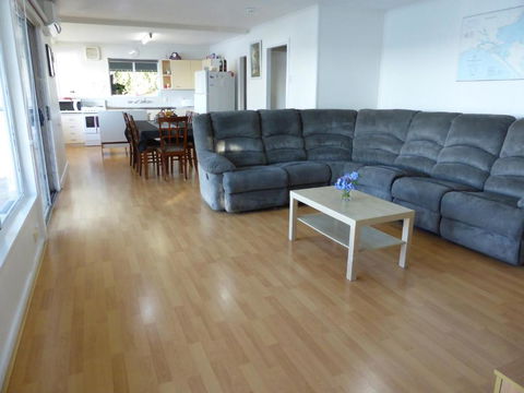 Riverfront Holiday House - Dalby Accommodation 3