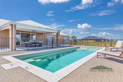 Riverside Meadows - Dalby Accommodation 0