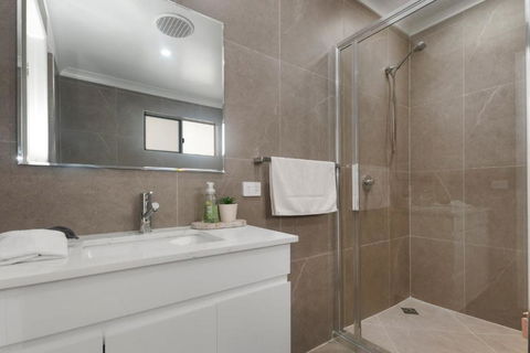 Riverside Serenity - Dalby Accommodation 3