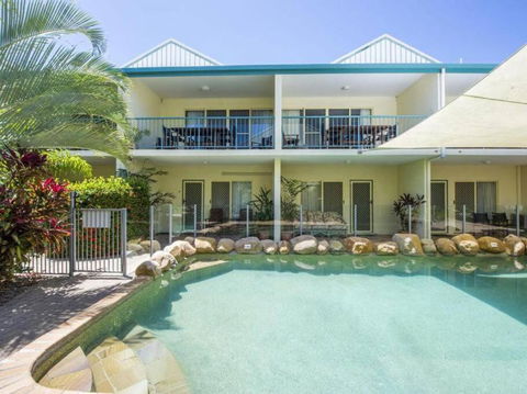 SAILS 9 Beachfront Getaway Horseshoe Bay - Dalby Accommodation 0