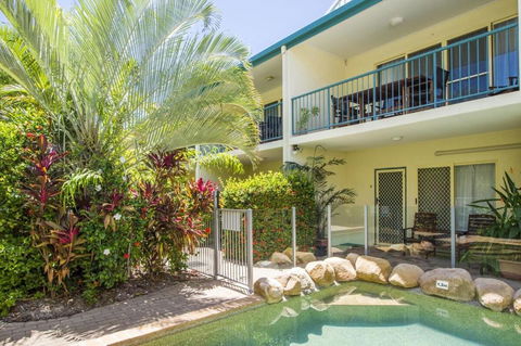 SAILS 9 Beachfront Getaway Horseshoe Bay - Dalby Accommodation 2