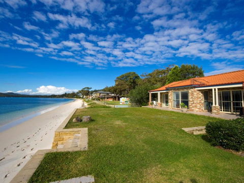 Salamander Beach Front - Dalby Accommodation 0