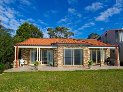 Salamander Beach Front - Dalby Accommodation 1