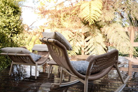 Romantic Garden Cottage With Home Cinema - Dalby Accommodation 2