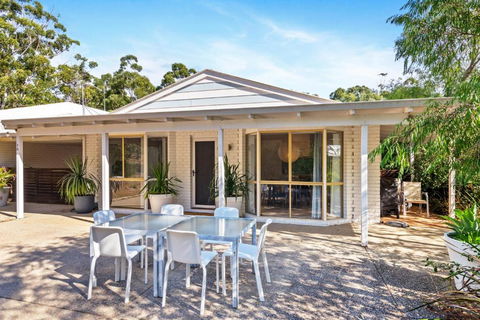 Salt Life - Dalby Accommodation 2