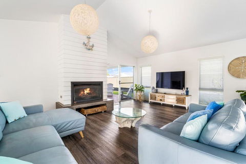 Ryze N Shine I Private Properties - Dalby Accommodation 2