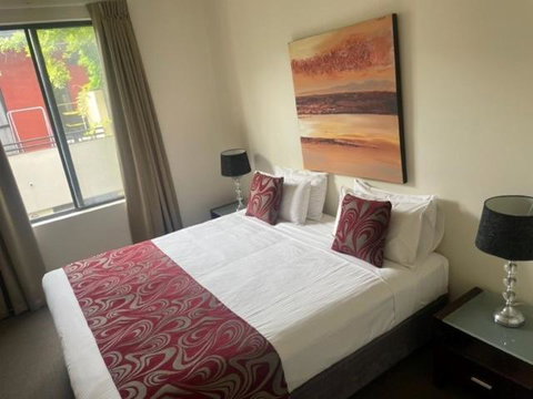 RNR Sturt Holiday Home - Dalby Accommodation 3