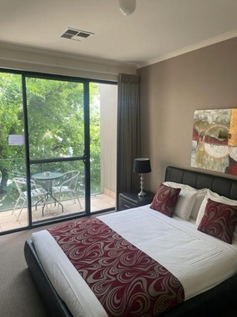 RNR Sturt Holiday Home - Dalby Accommodation 0