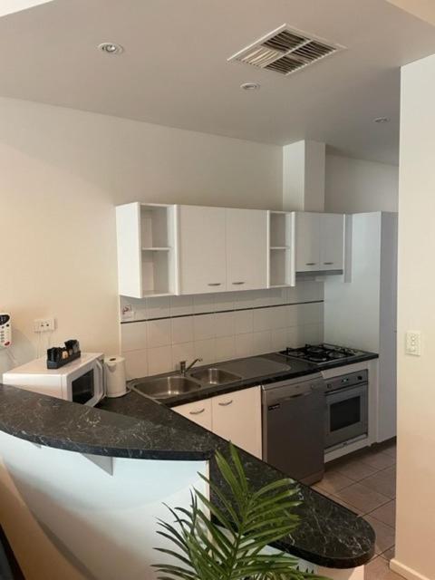 RNR Sturt Holiday Home - Dalby Accommodation 2